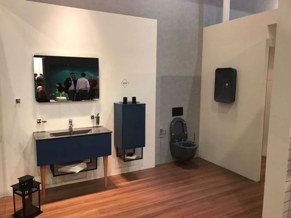 Унитаз подвесной с функцией биде Creavit Free FE320-00AM00E-0000